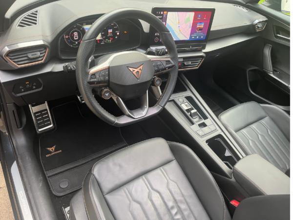 Cupra_Formentor_VZ_245pk_stuur_interieur