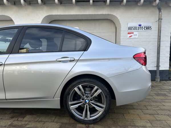 BMW 318i - Executive Steptronic - 2017 - 176.820Km - Afbeelding 5