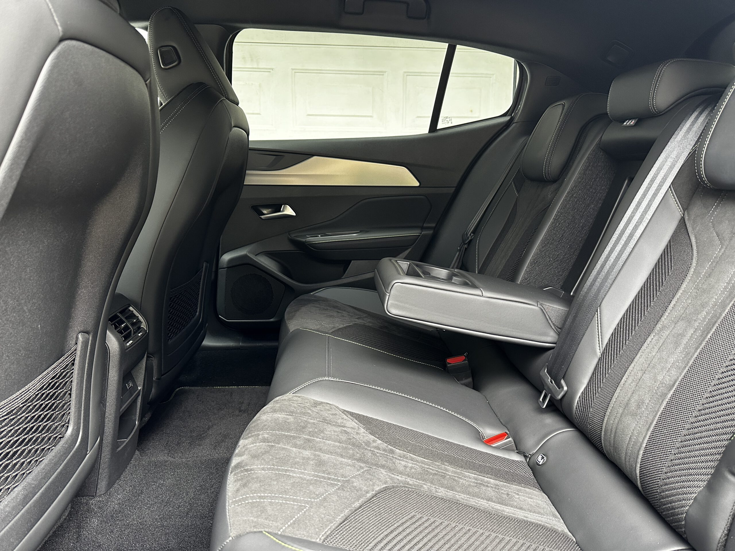 Peugeot 408 GT - 1.6 Plug-in-Hybrid 225pk - Afbeelding 13